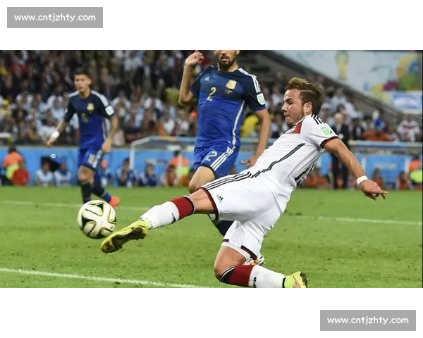 荷兰与阿根廷激战正酣 谁将晋级世界杯决赛演绎经典对决